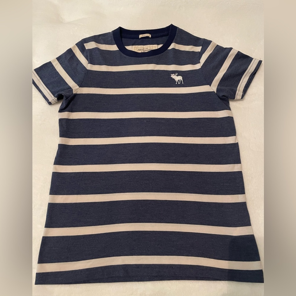 Abercrombie and Fitch tshirt